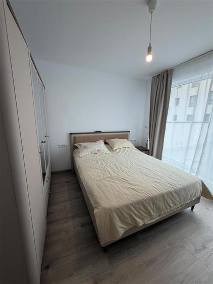 Apartament cu 2 camere decomandat, mobilat în Tractorul
