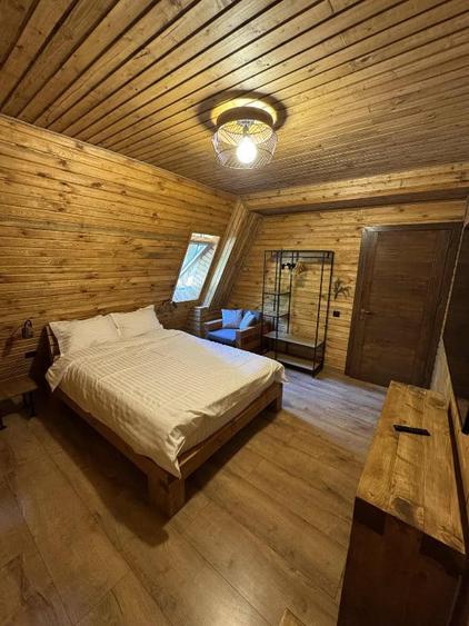 Casă cu 4 camere cu Teren 1500 Mp în Central