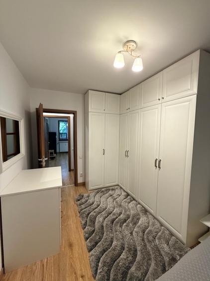 Apartament cu 3 camere semidecomandat în Drumul Taberei
