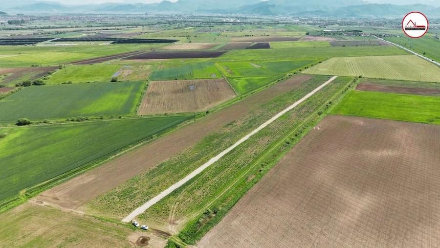 Teren de 500 mp, în Stupini