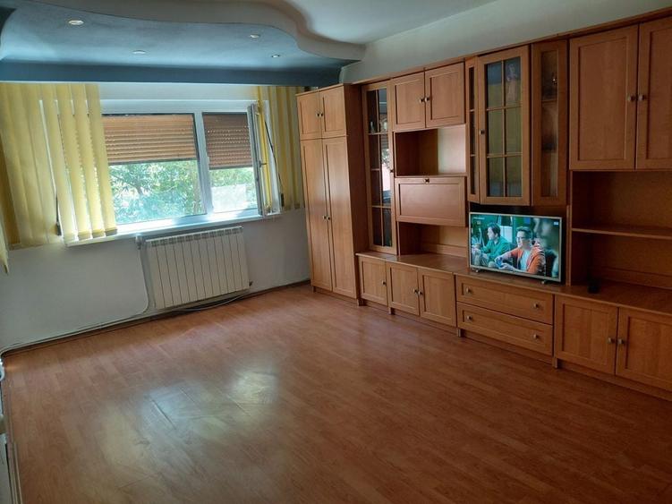 Apartament cu 2 camere decomandat în Est