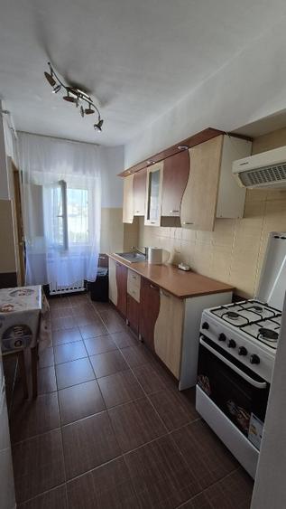 Apartament cu 3 camere decomandat în Între Lacuri