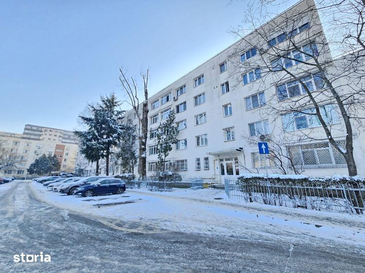 Apartament cu 3 camere decomandat, mobilat în Titan