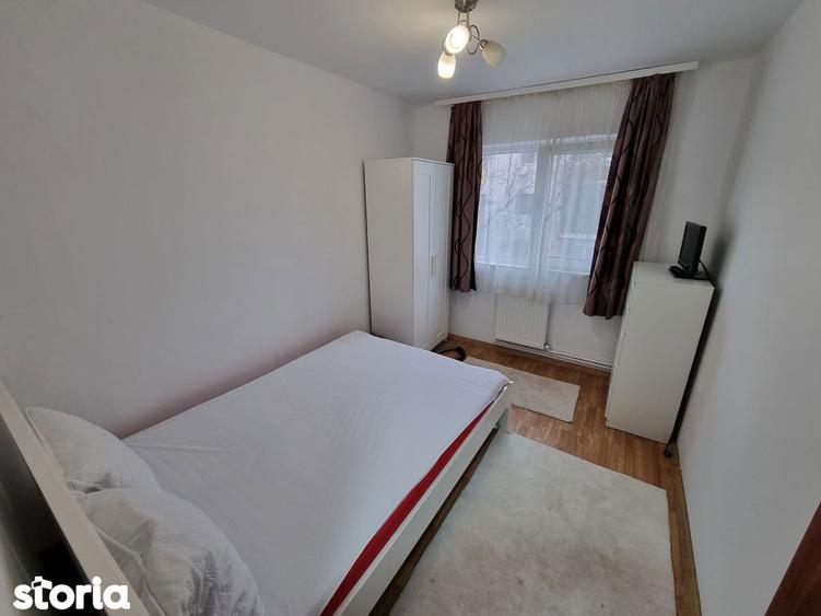 Apartament cu 4 camere decomandat, mobilat în Central