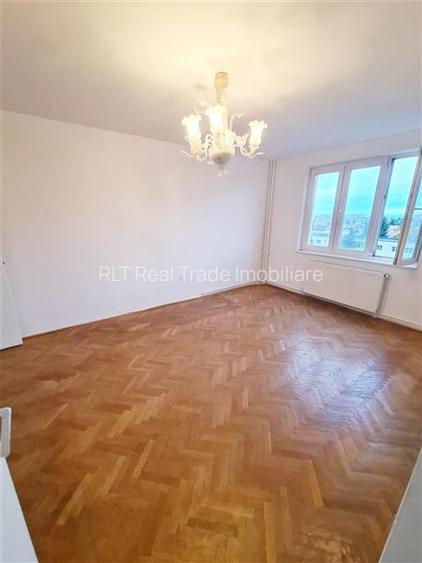 Apartament 3 camere decomandat Calea Bucuresti