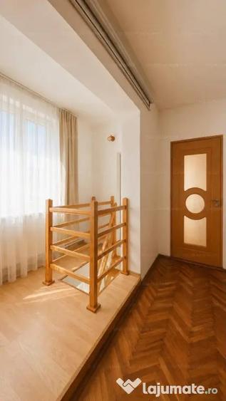 Casă cu 4 camere cu Teren 723 Mp în Central