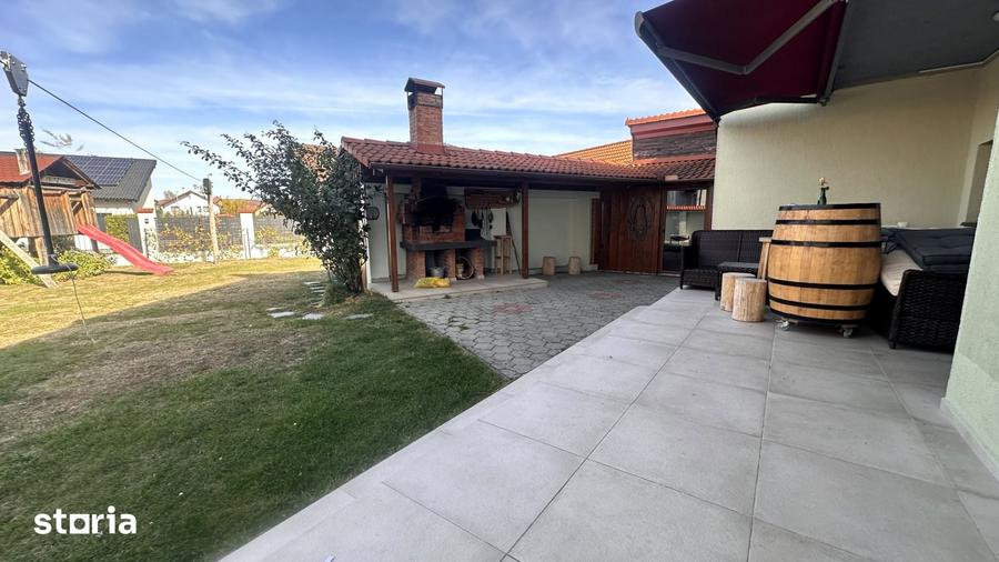 Casă cu 5 camere cu Teren 950 Mp în Șelimbăr