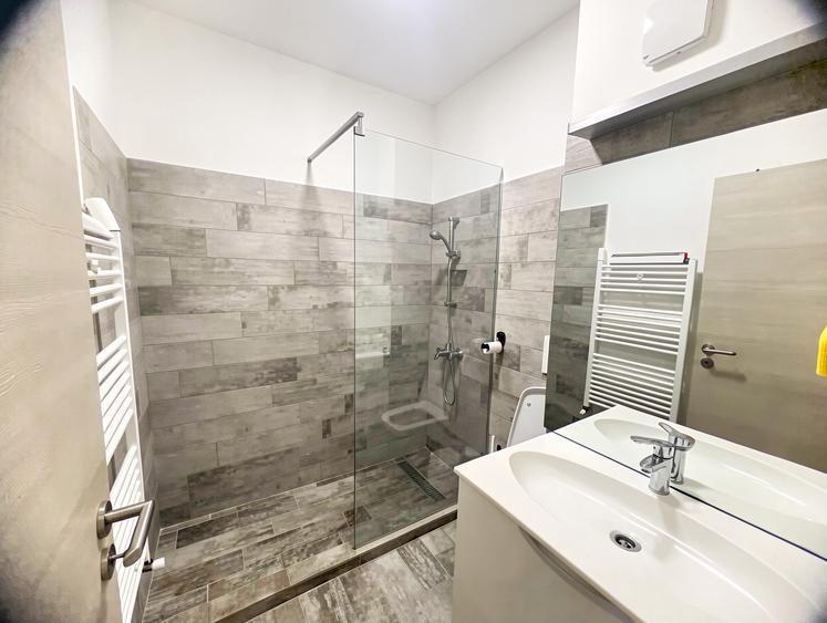 Apartament cu 2 camere decomandat în Berceni