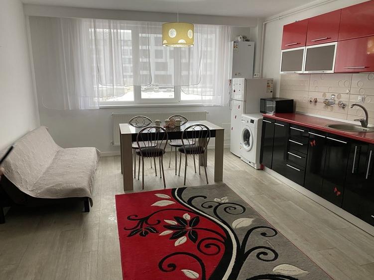 Apartament cu 3 camere decomandat în Florești