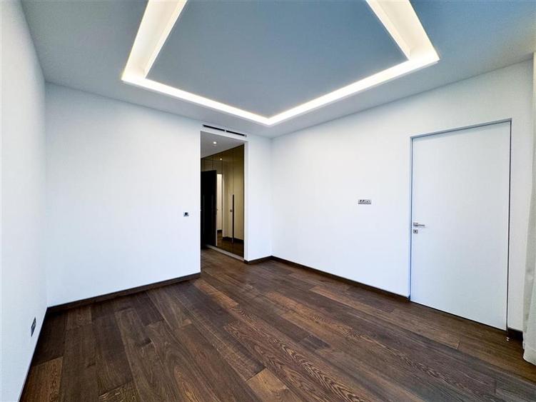 Apartament cu 5 camere decomandat, mobilat în Kiseleff
