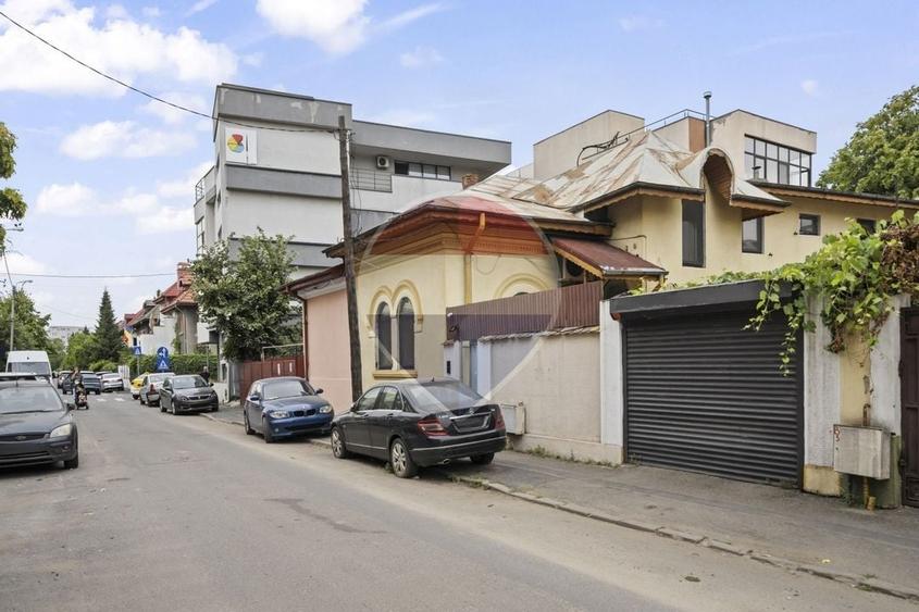 Casă cu 7 camere cu Teren 240 Mp în Parcul Circului