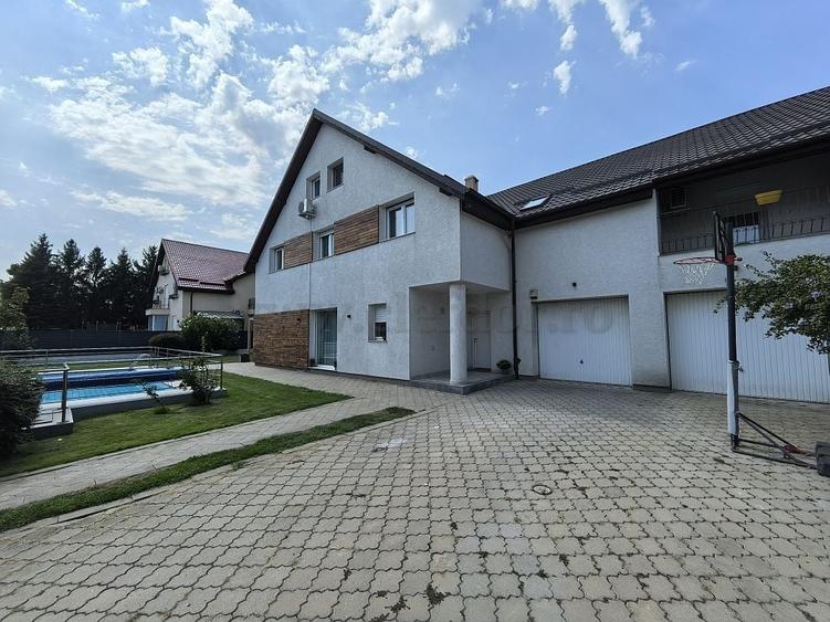 Casă individuală cu 7 camere cu Piscina în Iancu Nicolae