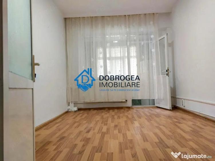 Garsonieră decomandată în Păcii