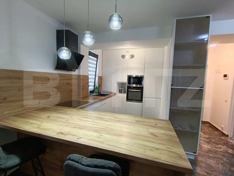 Apartament cu 3 camere decomandat, mobilat în Sud