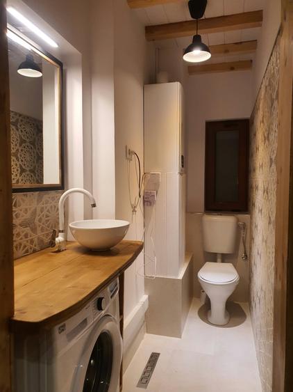 Apartament cu 3 camere decomandat, mobilat în Unirii