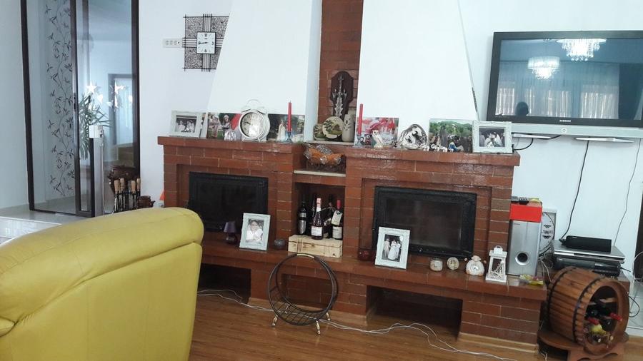 Casă individuală cu 12 camere cu Teren 1100 Mp în Nord