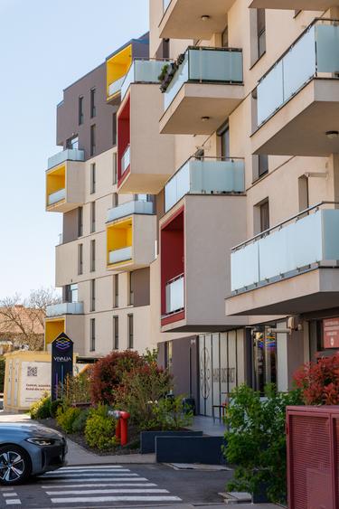 Apartament cu 3 camere decomandat în Tipografilor