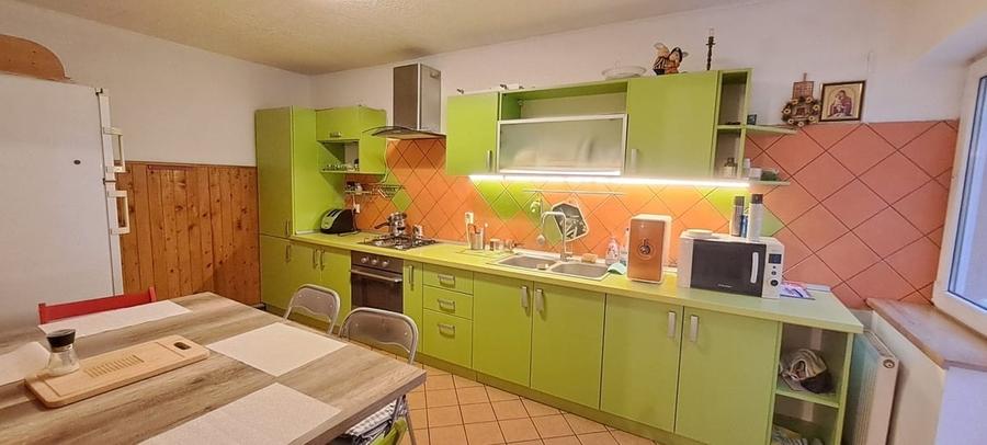 Casă cu Teren 200 Mp în Gara de Est