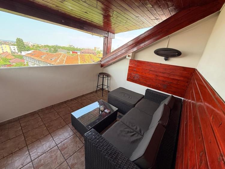 Apartament cu 4 camere decomandat, mobilat în Sărari