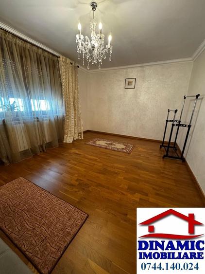 Apartament cu 2 camere decomandat în Precista