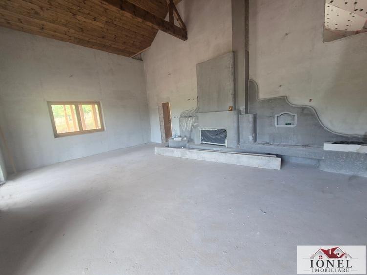 Casă individuală cu 3 camere cu Teren 6296 Mp în Meteș