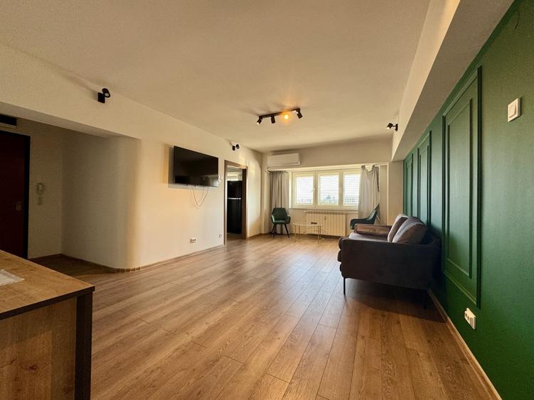 Apartament cu 4 camere decomandat, mobilat în Unirii