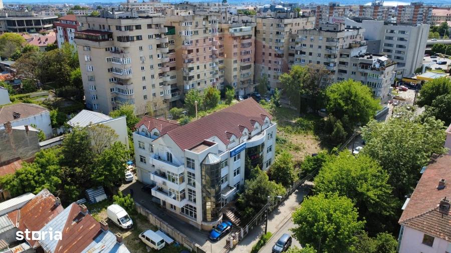 Spațiu comercial, de 1,525 mp, în Central