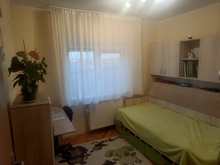 Apartament cu 4 camere decomandat, mobilat în 6 Vânători