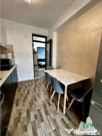 Apartament cu 2 camere decomandat, mobilat în Central