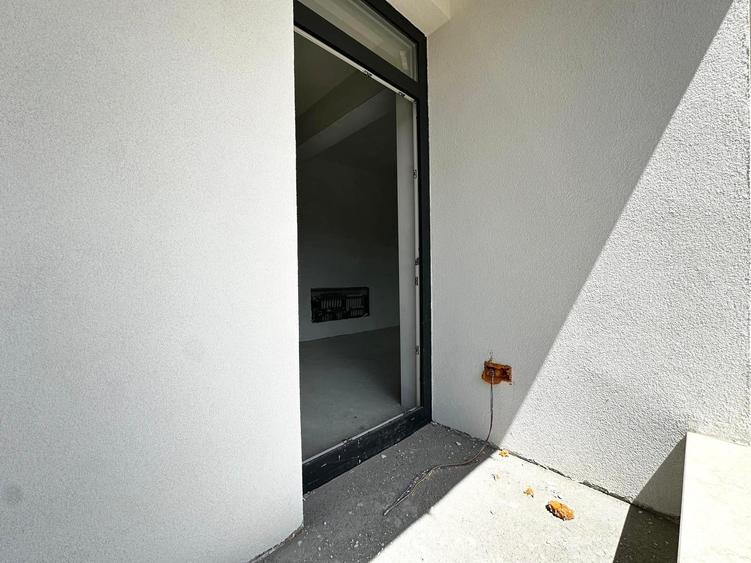 Duplex cu 4 camere cu Canalizare în Moșnița Nouă