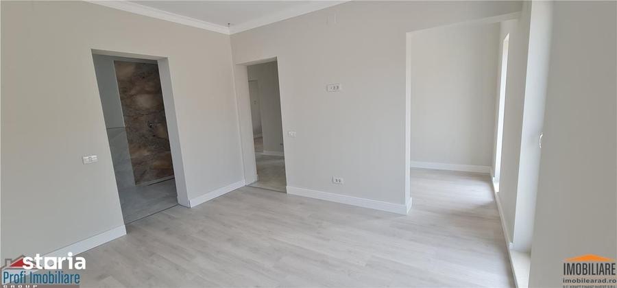 Casă cu 4 camere cu Teren 664 Mp în Zimandu Nou