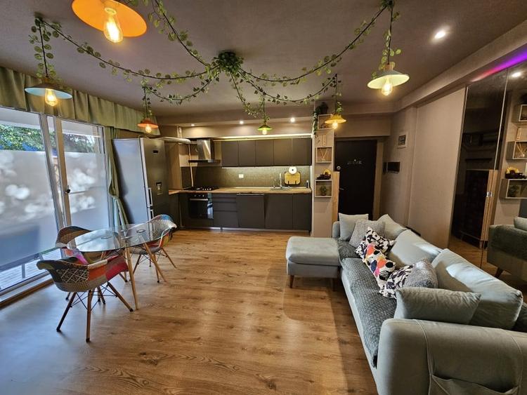 Apartament cu 2 camere semidecomandat, mobilat în Iancu Nicolae