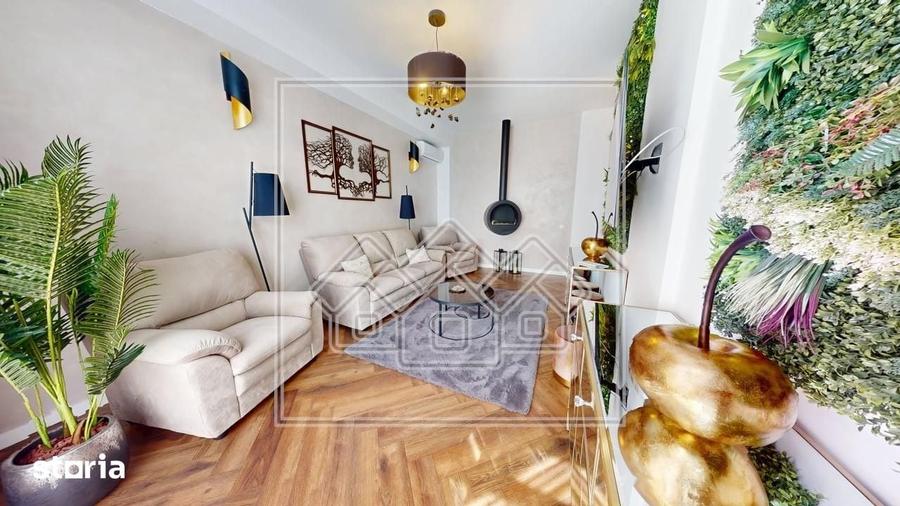 Apartament cu 3 camere decomandat în Est