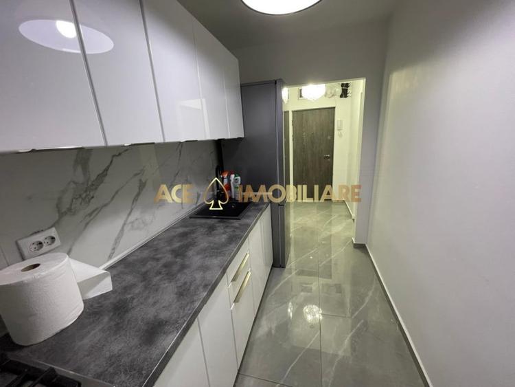 Apartament cu 2 camere decomandat, mobilat în P-ța Victoriei