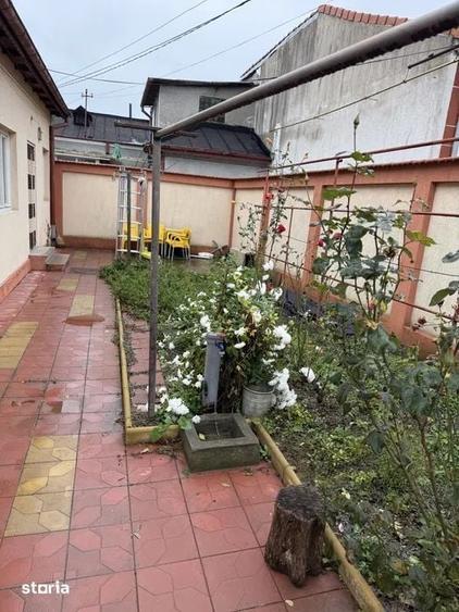 Casă cu 4 camere cu Teren 176 Mp în Universitate