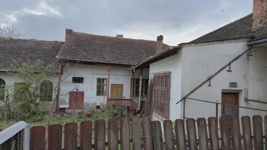 Casă individuală cu 7 camere cu Teren 666 Mp în Aiud
