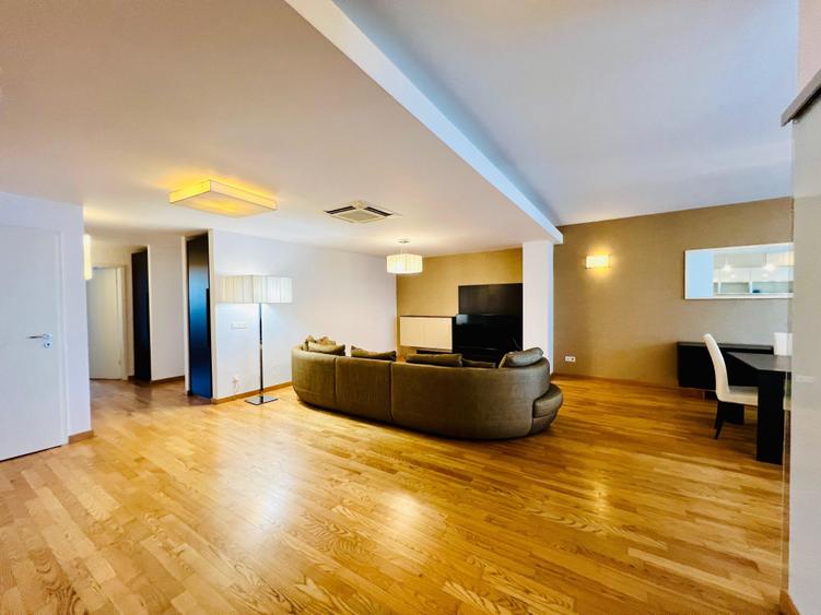 Apartament cu 3 camere semidecomandat, mobilat în P-ța Dorobanți