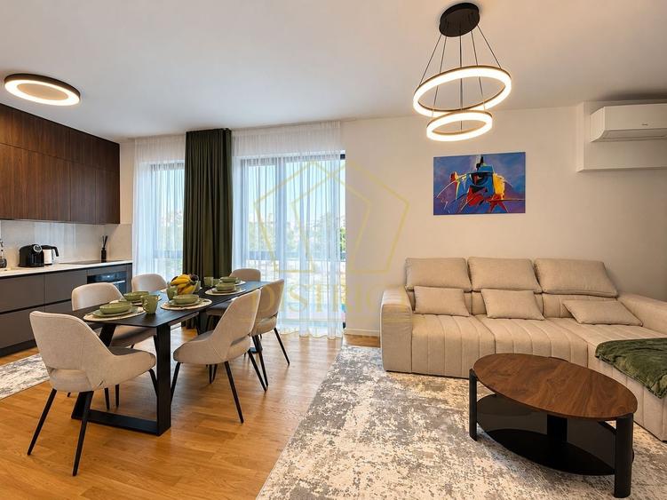Apartament cu 3 camere decomandat, mobilat în Central