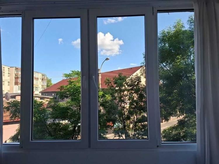 Garsonieră decomandată în Central