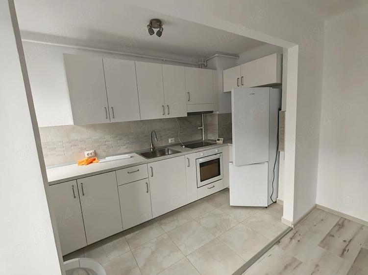 Apartament cu 3 camere semidecomandat în Gară