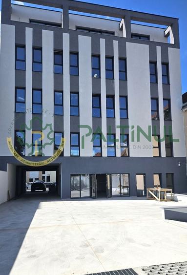 Birou, de 200 mp, în Central