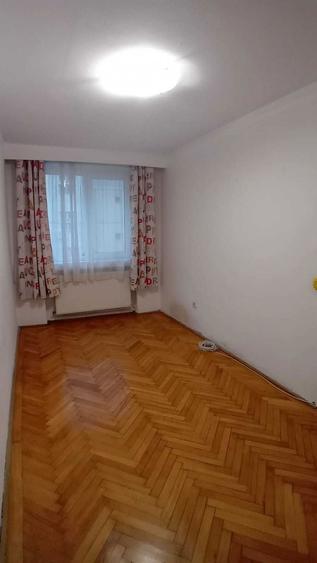 Apartament cu 3 camere semidecomandat în Ultracentral