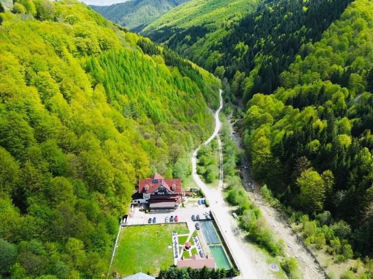 Casă cu 4 camere în Trăisteni
