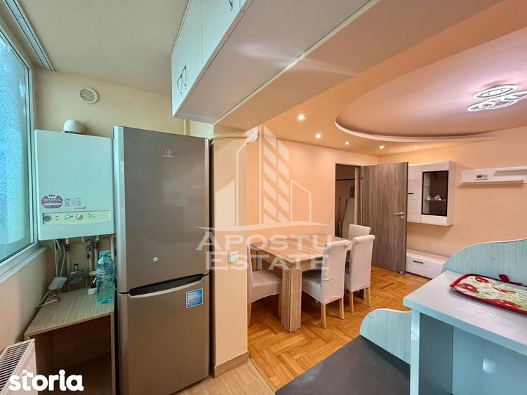 Apartament cu 3 camere, mobilat în Girocului