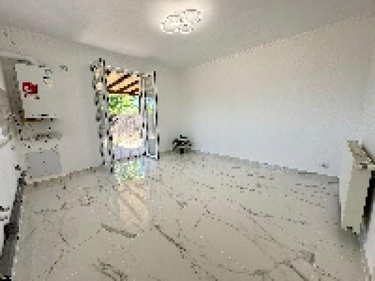 Casă cu 2 camere cu Teren 480 Mp în Păun
