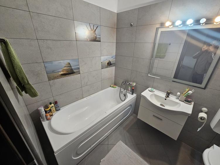 Apartament cu 2 camere semidecomandat în Prelungirea Ghencea
