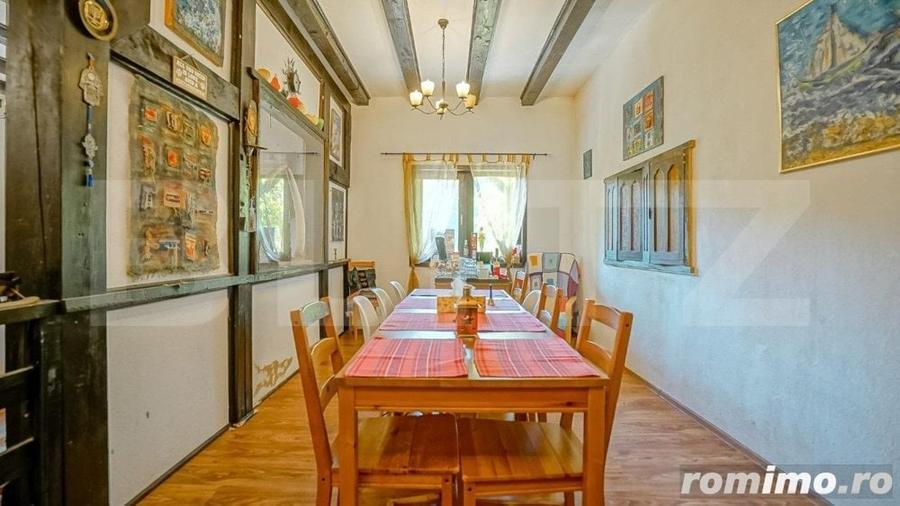 Casă cu 14 camere cu Teren 1360 Mp în Noua