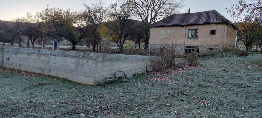 Teren de 2435 mp, în Bratca