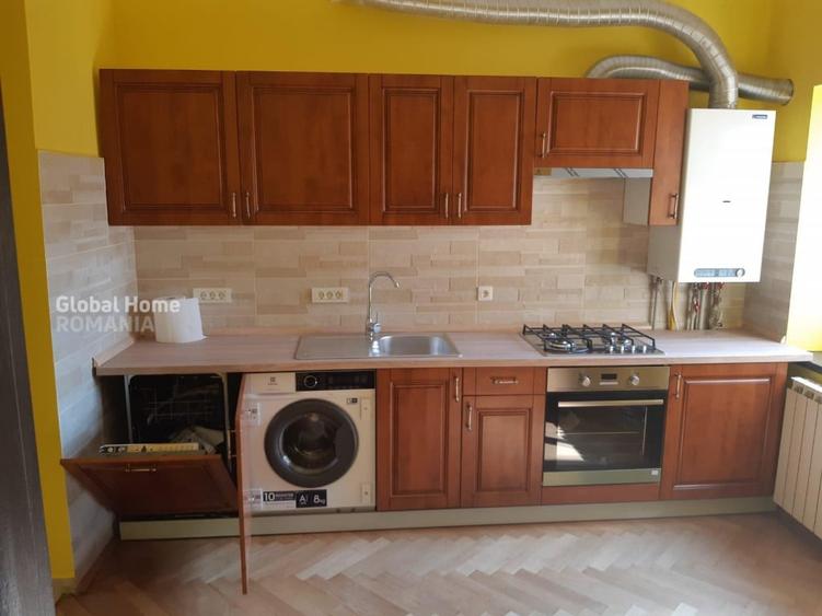 Apartament cu 3 camere semidecomandat în Universitate