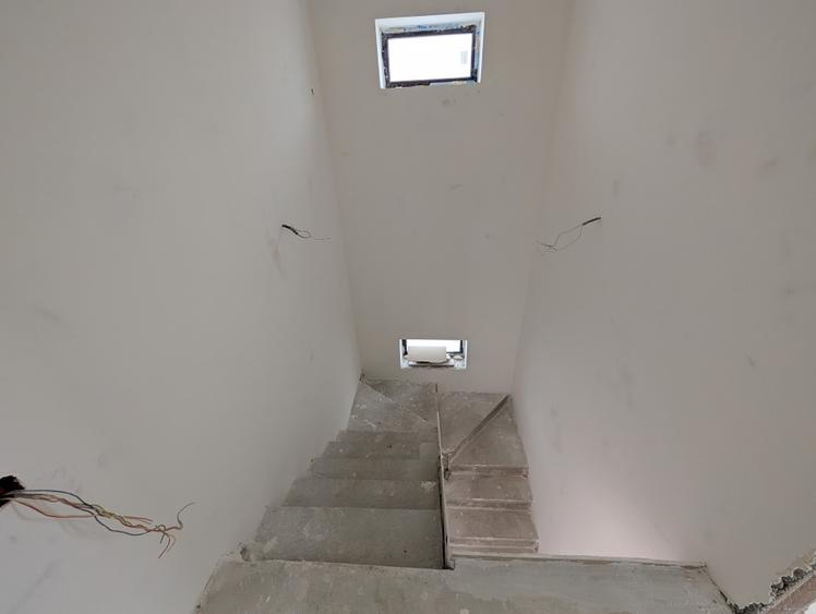 Casă individuală cu 5 camere cu Teren 650 Mp în Otopeni
